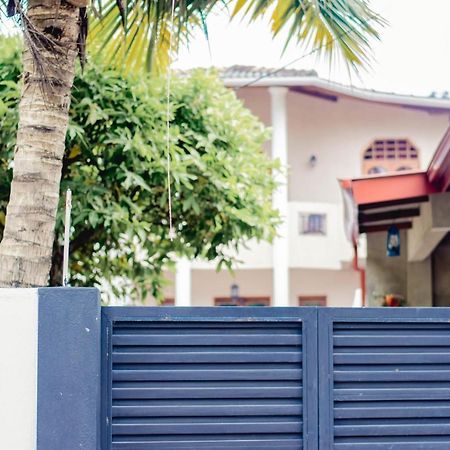 4Ty Two Homestay Galle Bagian luar foto