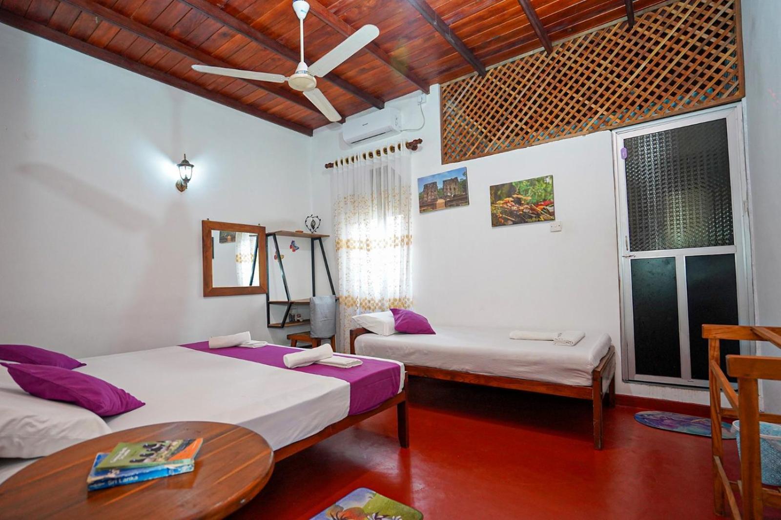 4Ty Two Homestay Galle Bagian luar foto