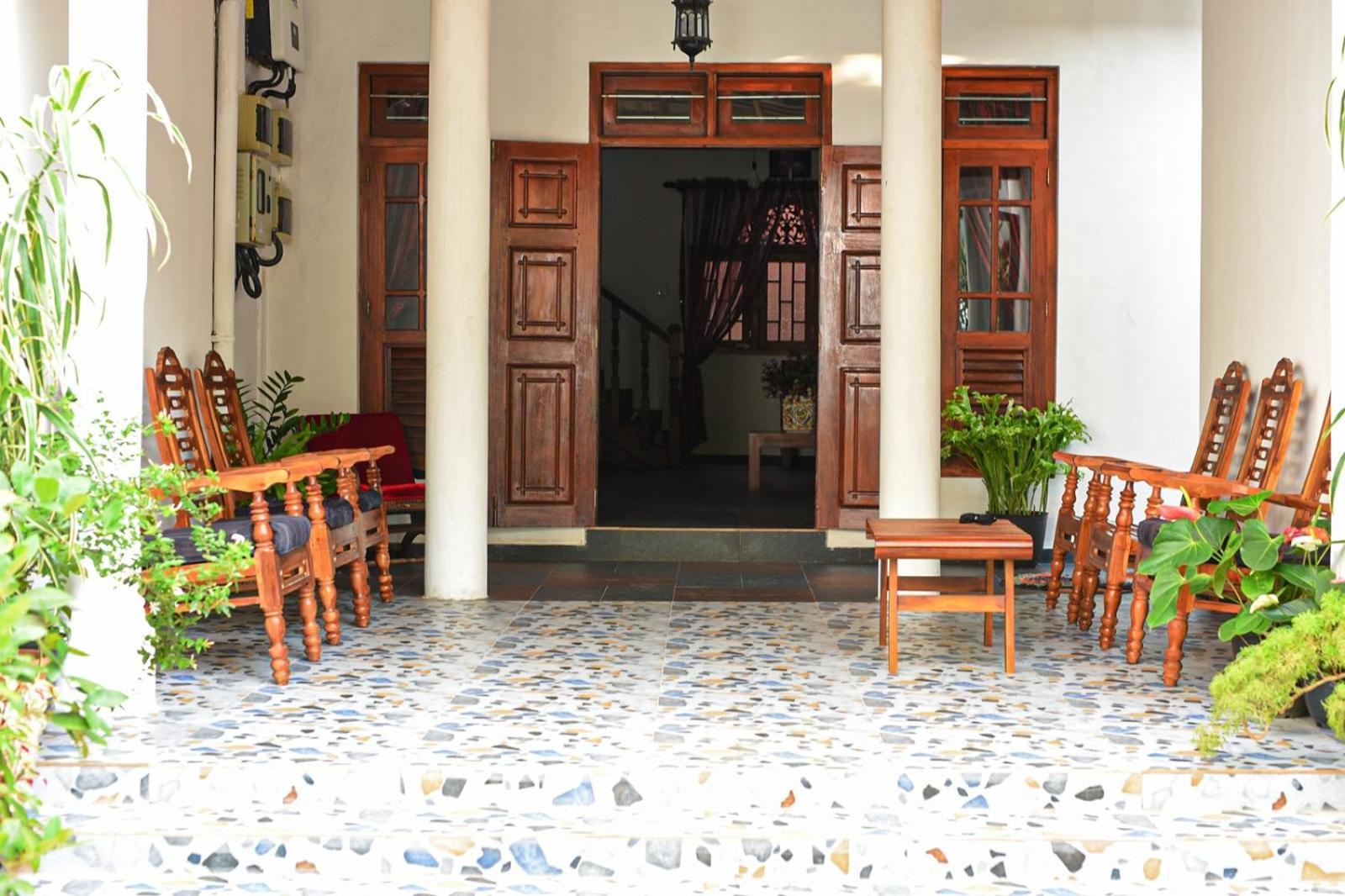 4Ty Two Homestay Galle Bagian luar foto