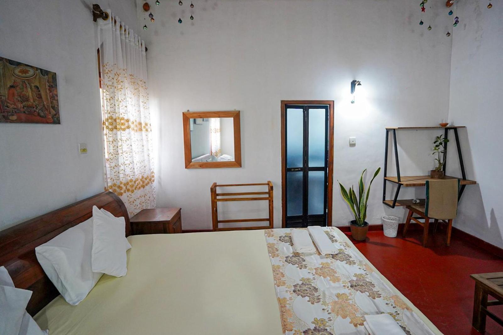 4Ty Two Homestay Galle Bagian luar foto