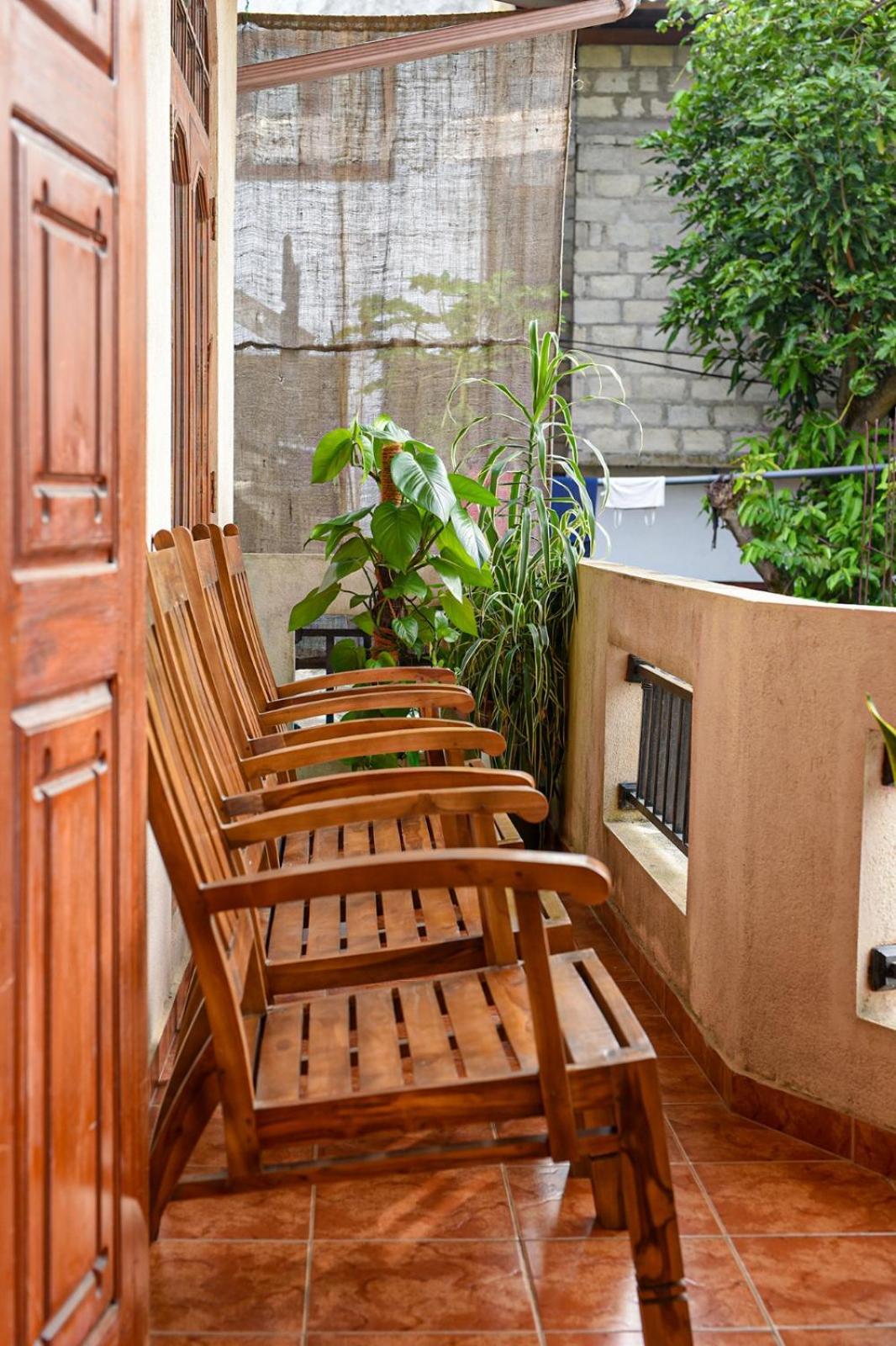 4Ty Two Homestay Galle Bagian luar foto