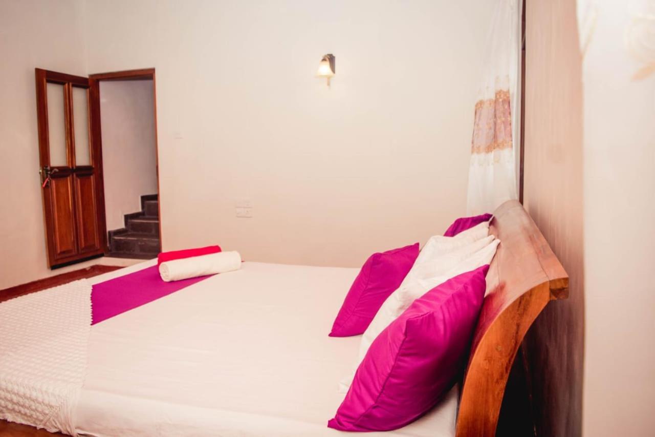 4Ty Two Homestay Galle Bagian luar foto